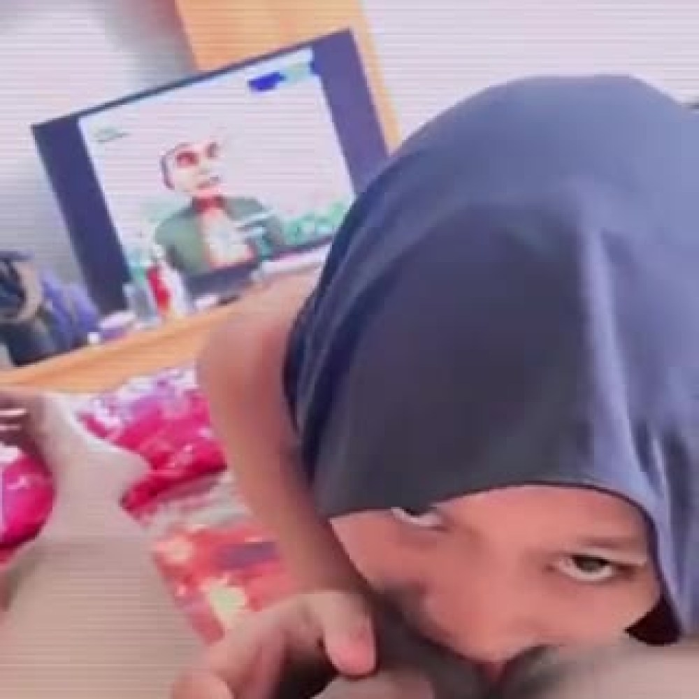 3 Vids Jilbab Hitam Abg Sma 18Yo Sepong Kontol Besar Pacar