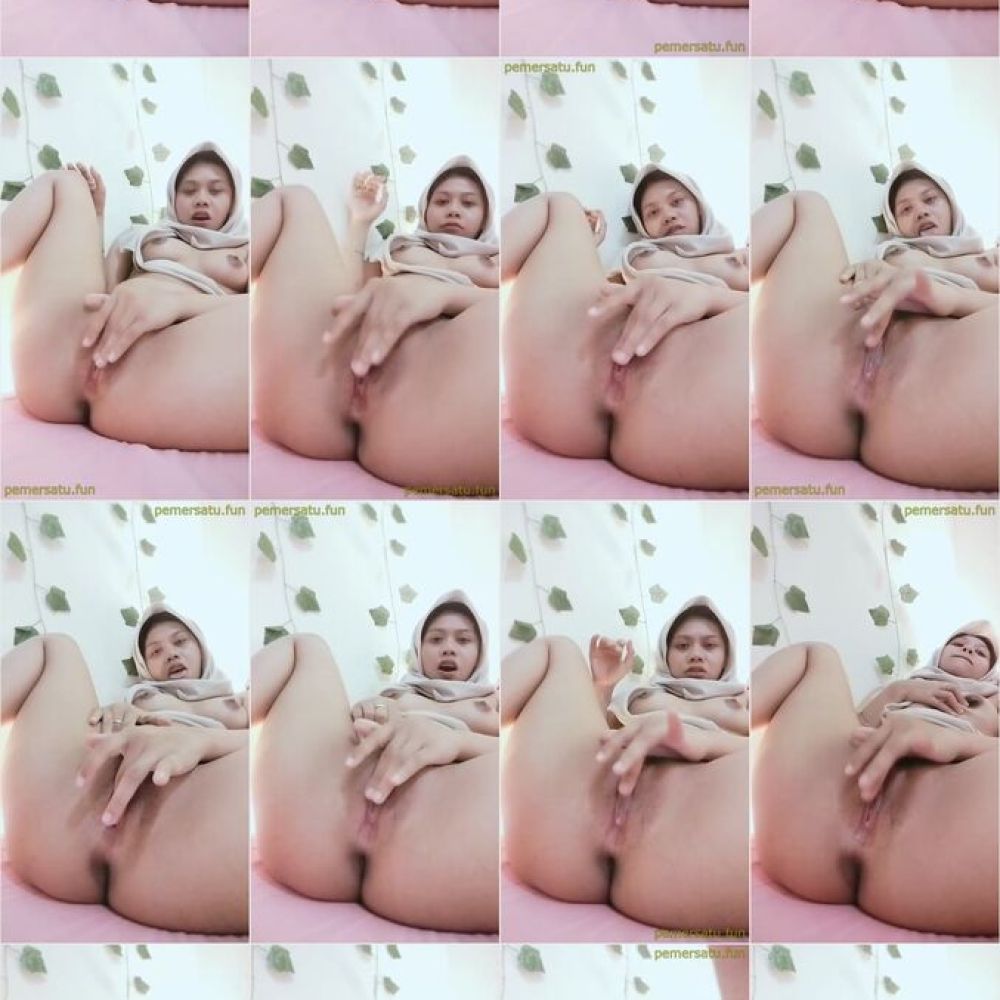Binal Banget Mukanya Pamer Tubuh – Jilbab