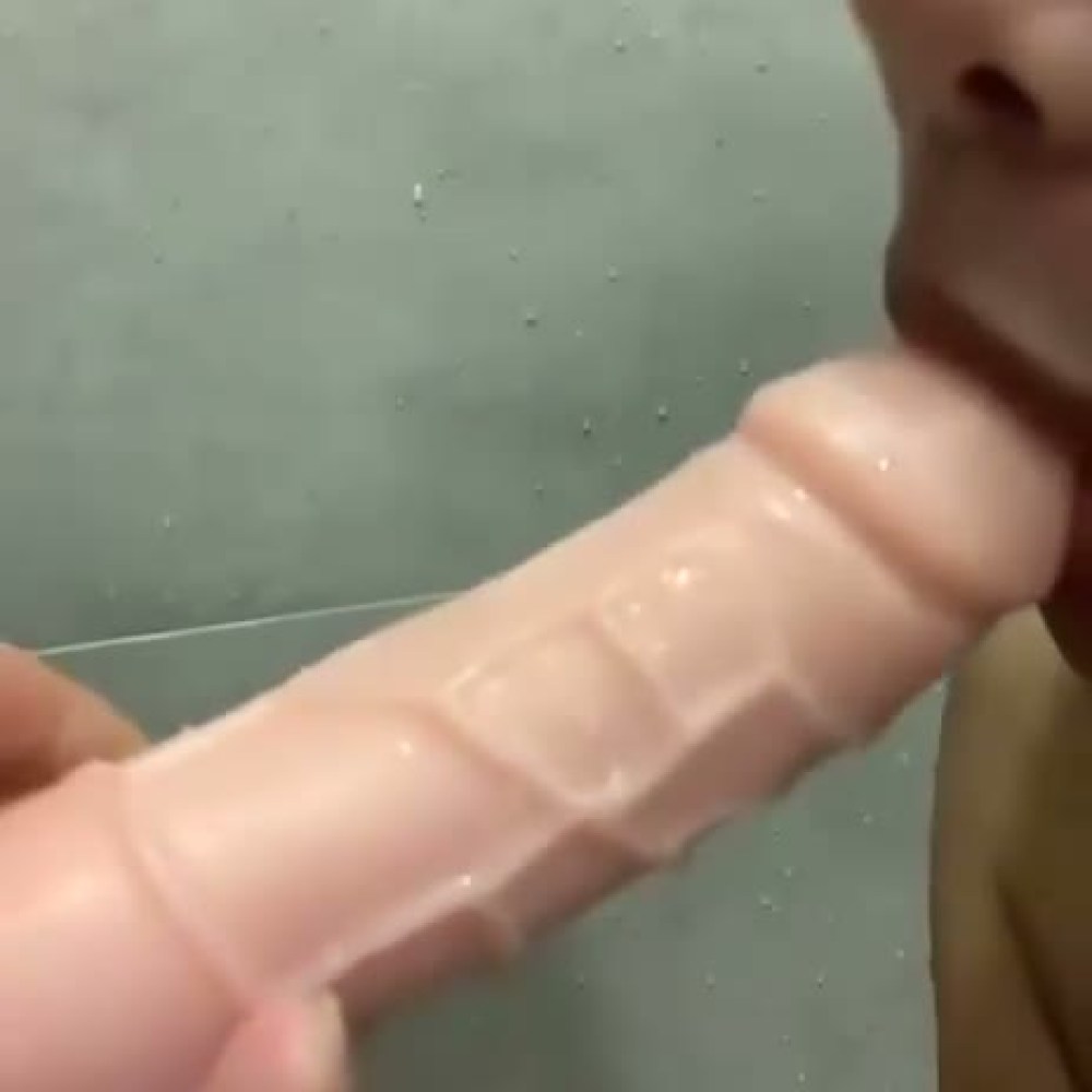 Dood – Salwa Di Wc Sepong Dildo Gede 4 Menit