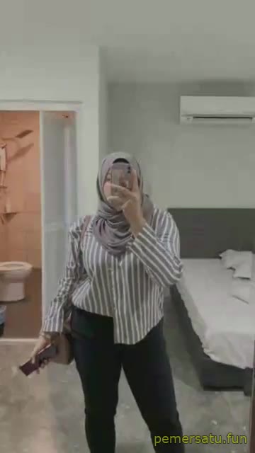 Koleksi 64 Vids Hijab Jilbab Toket Brutal Puting Hitam