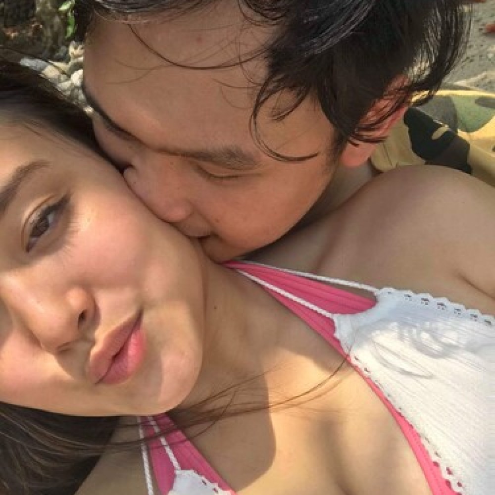 Koleksi Isla Abad Santoso Yang Suka Emut Emut Pacar