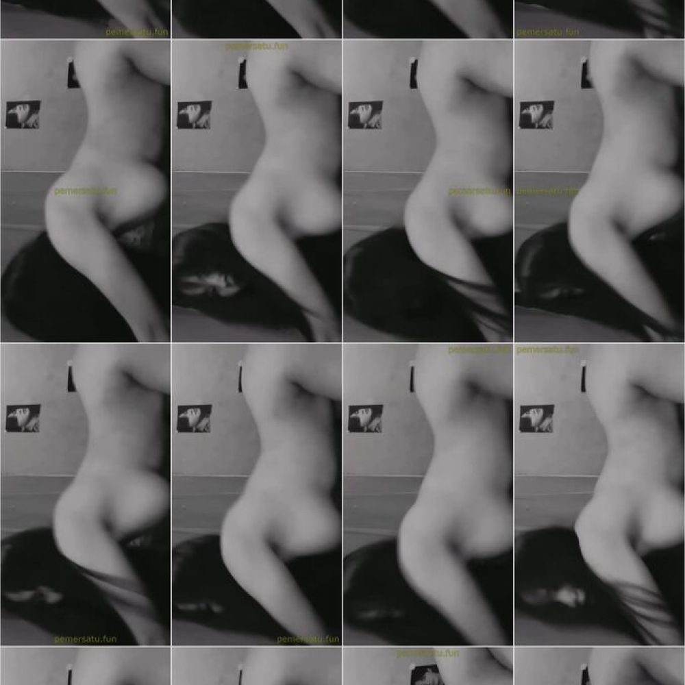 P21 Elvia Montok Toge 18Yo Suka Colok Memek 21